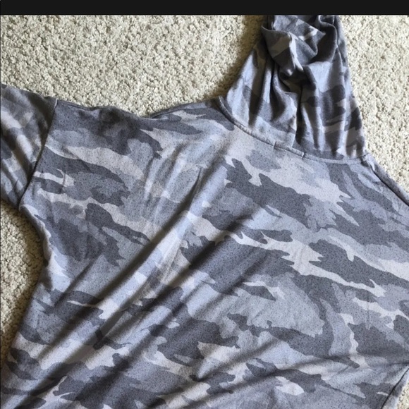 Beyond Yoga Hacci Tied Gray Camo Hoodie - Picture 3 of 5